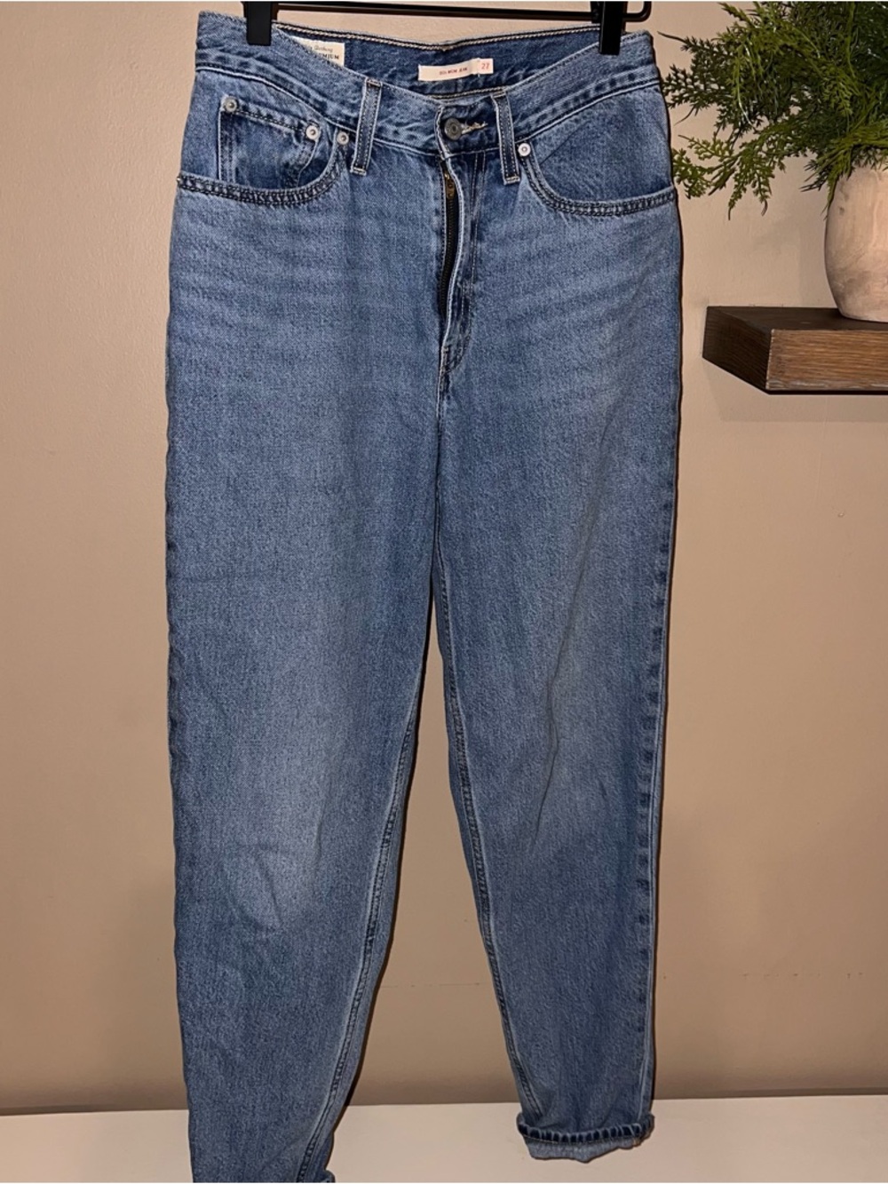 Levi’s 80s mom jean